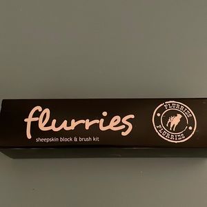 Flurries sheepskin block and brush kit